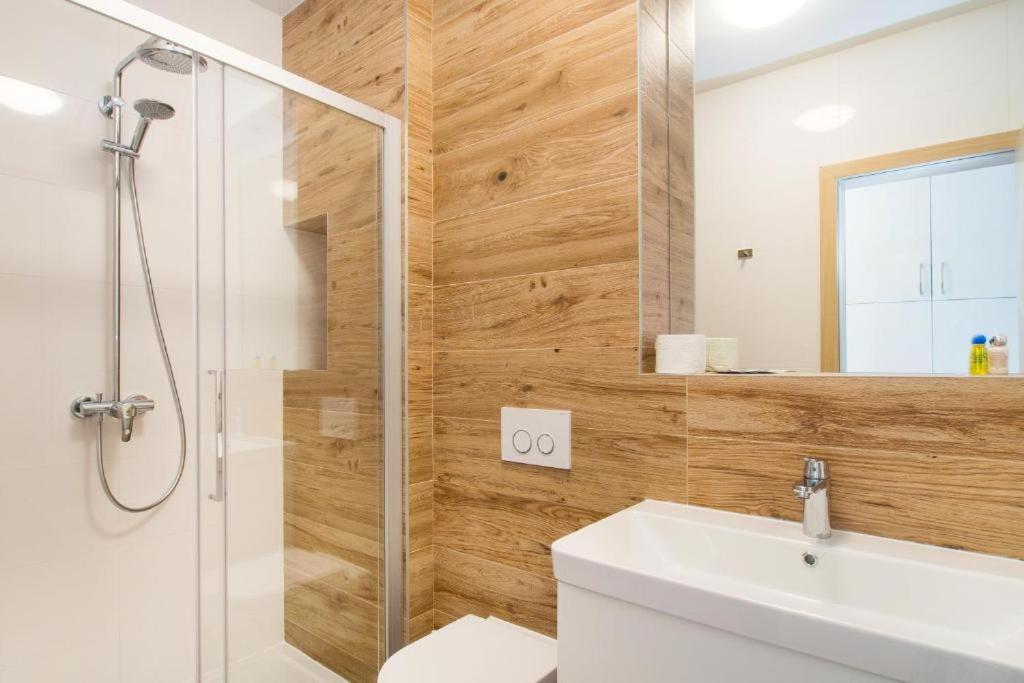 Bed & Breakfast Pino โปดสตรานา ภายนอก รูปภาพ